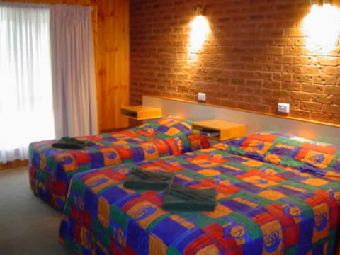Country Roads Motor Inn - Narrandera - Accommodation Melbourne 3