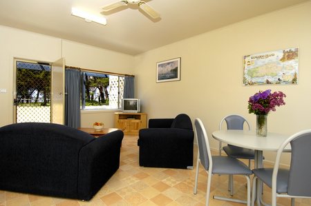 Island Coastal Units - Accommodation Melbourne 0