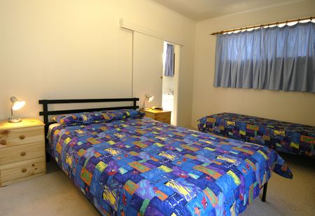 Island Coastal Units - Accommodation Melbourne 2
