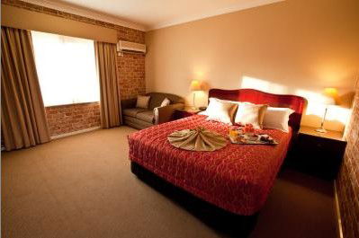 Endeavour Court Motor Inn - Accommodation Melbourne 1