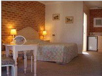 Country Gardens Motor Inn - Accommodation Melbourne 2