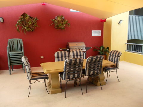 Coolum Beach Resort - Melbourne 4u 5