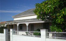 Little Sanctuary - Accommodation Melbourne 2
