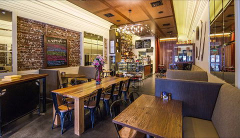 Grand Hotel - Accommodation Melbourne 5