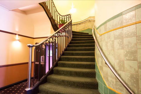 Grand Hotel - Accommodation Melbourne 7