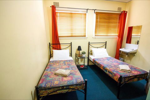 Grand Hotel - Accommodation Melbourne 11