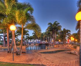 Rollingstone Beach Front Resort - Accommodation Melbourne 0