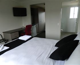 Dooleys Tavern And Motel Capella - Accommodation Melbourne 1