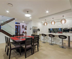 Pasadena Point At Vogue Holiday Homes - Melbourne 4u 2