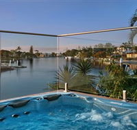 Sanctuary on Water Elite Holiday Home - Melbourne 4u