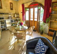 Outback Cellar and Country Cottage - Accommodation Melbourne