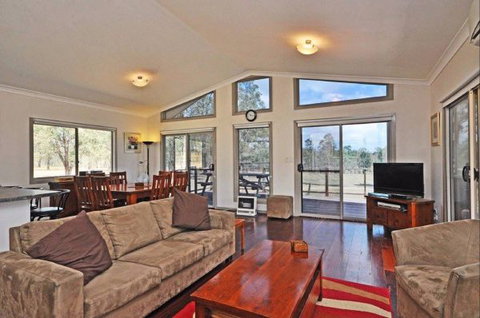 Villa Siena - Accommodation Melbourne 0