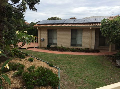 Beachside Way Dog Friendly Holiday House - Accommodation Melbourne 0