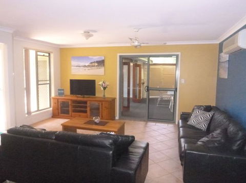 Beachside Way Dog Friendly Holiday House - Accommodation Melbourne 2