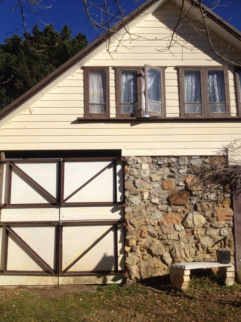 Peanuts Funny Farm - Accommodation Melbourne 0