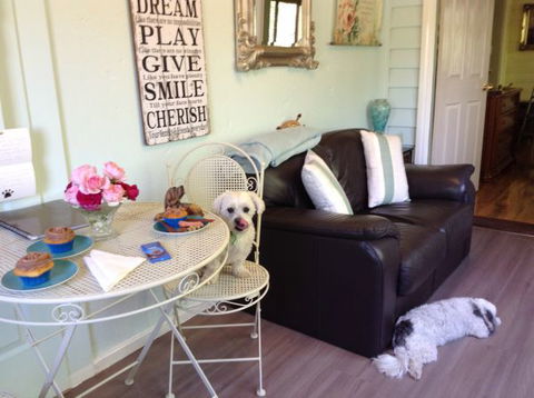 Must Love Dogs B&B And Self-Contained Cottage - Accommodation Melbourne 4