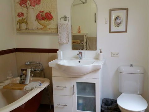 Must Love Dogs B&B And Self-Contained Cottage - Accommodation Melbourne 5