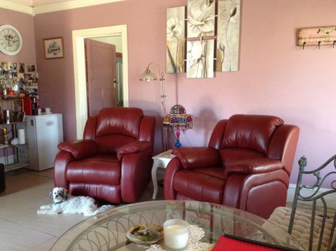 Must Love Dogs B&B And Self-Contained Cottage - Accommodation Melbourne 7