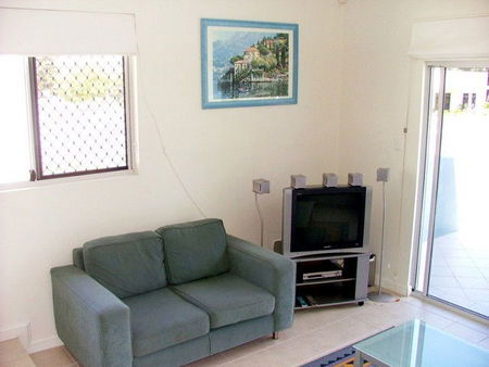 Tasman Beachside Apartments - Melbourne 4u 3