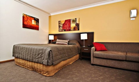 Governor Macquarie Motor Inn - Accommodation Melbourne 3