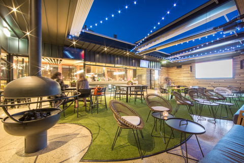 Highlander Hotel Bar Kitchen Rooftop - Accommodation Melbourne 7