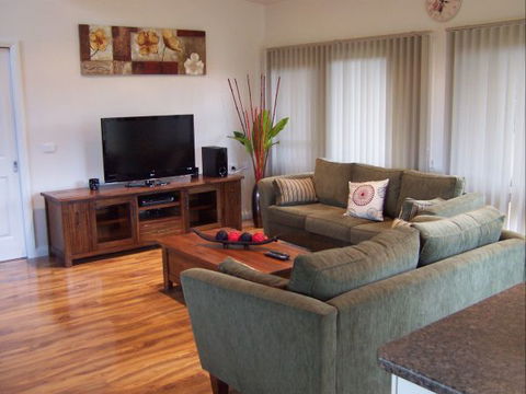 High Peaks Cottages - Accommodation Melbourne 5