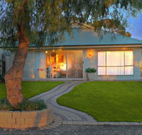 17 QED Lakehouse - Accommodation Melbourne
