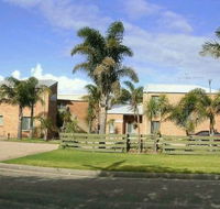 Fronds Holiday Apartments - Accommodation Melbourne