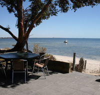 Undercurrent - Accommodation Melbourne