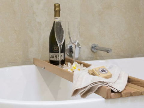 Admiralty Apartments - Accommodation Melbourne 4