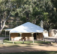 Hughes Park Cottage  Weddings - Accommodation Melbourne