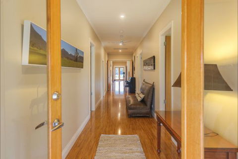 Jura House - Accommodation Melbourne 1