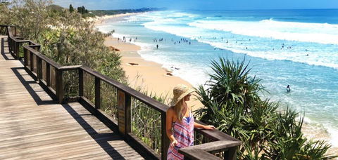 Coolum Seaside Resort - Melbourne 4u 1