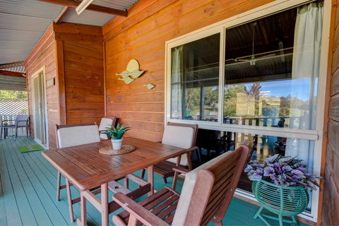 All About Me Bed And Breakfast - Melbourne 4u 5