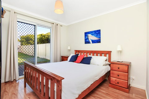 Ariadne - A Hop Skip And A Jump To The Beach With Sea Views - Accommodation Melbourne 7