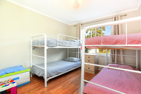 Ariadne - A Hop Skip And A Jump To The Beach With Sea Views - Accommodation Melbourne 8