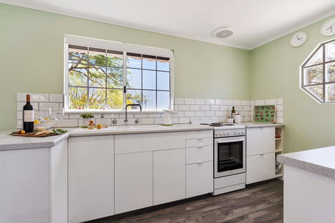 'In The Vines' Guest Cottage - Accommodation Melbourne 5