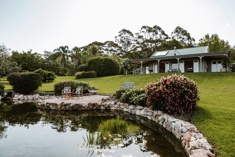 Yellow Dog Cottage - Accommodation Melbourne 0