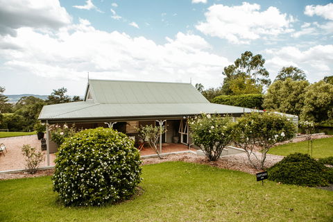 Yellow Dog Cottage - Accommodation Melbourne 9