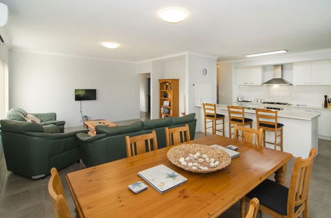 Fairway Isle - Accommodation Melbourne 5