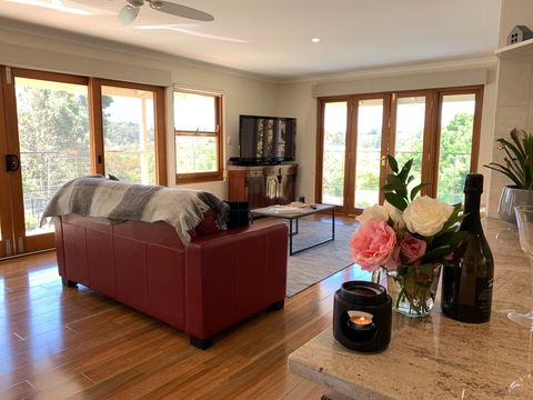 Hahndorf Luxury Lodge - Accommodation Melbourne 0