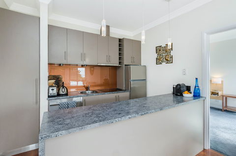 Seascape Accommodation - Melbourne 4u 2