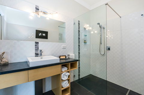 Seascape Accommodation - Melbourne 4u 7