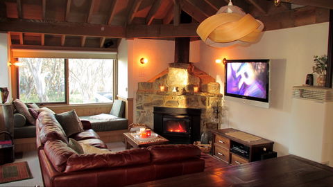 Wallace's - Crystal Creek Chalet 1 - Accommodation Melbourne 2