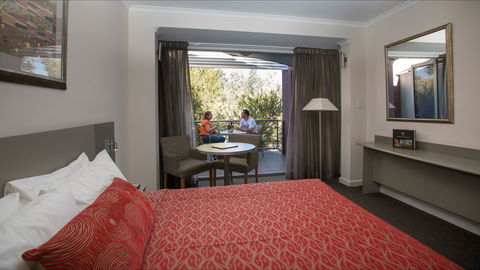Aurora Alice Springs - Melbourne 4u 1