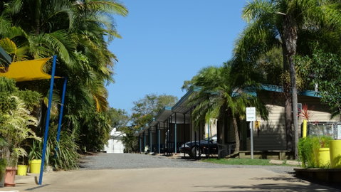 Poinciana Tourist Park - Accommodation Melbourne 2