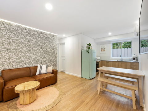 Sunset Beach - Surfside - Accommodation Melbourne 0