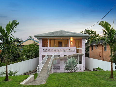 Sunset Beach - Surfside - Accommodation Melbourne 1