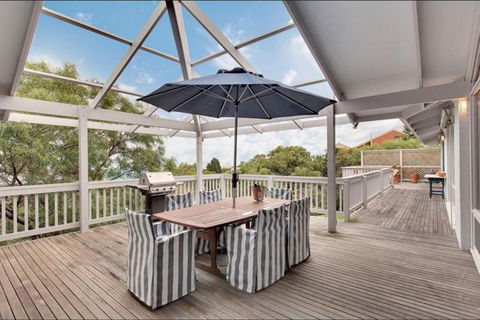 Views On Court - Accommodation Melbourne 0