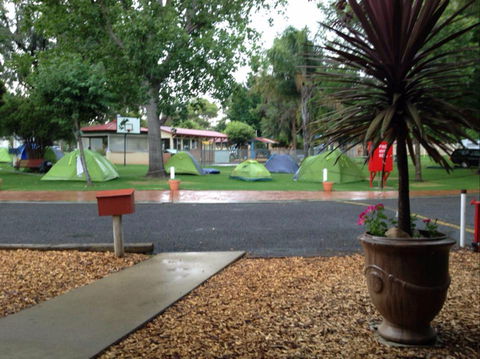 Young Caravan Tourist Park - Melbourne 4u 0